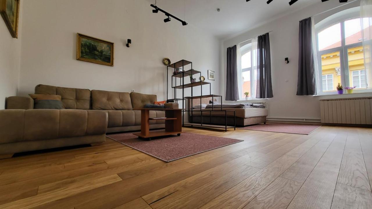 Eleven Apartment - Very Center - Free Parking Osijek Exterior photo
